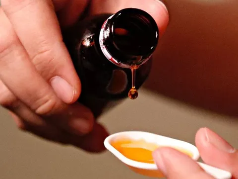 WHO kêu gọi bảo vệ trẻ em trước thuốc ho nhiễm độc