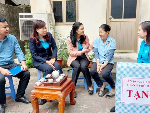 Trao yêu thương cho lao động nữ