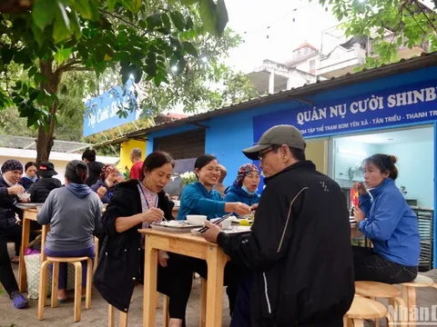 Quán cơm 2.000 đồng cho bệnh nhân ung thư