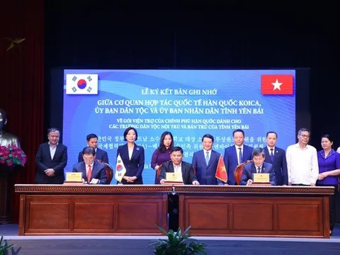 Hỗ trợ cải thiện môi trường giáo dục cho trẻ em dân tộc thiểu số