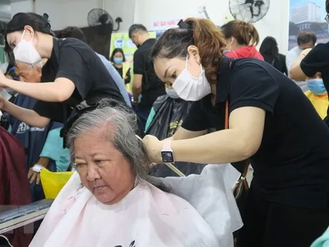 Ấm áp ngày Chủ nhật chia sẻ yêu thương tại Bệnh viện Chợ Rẫy