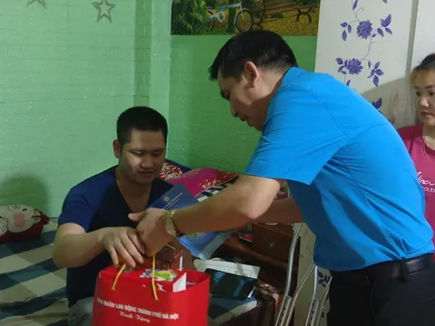 Hà Nội: Thăm, tặng quà 2.000 đoàn viên Công đoàn, người lao động khó khăn