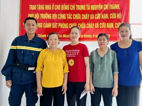 Chiến sĩ thành đồng: Không quản hiểm nguy cứu người gặp nạn