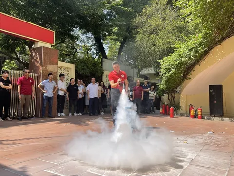 Nâng cao kiến thức, kỹ năng phòng cháy, chữa cháy cho cán bộ Hội Chữ thập đỏ Việt Nam