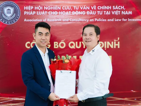 Trao Quyết định bổ nhiệm nhà báo Trung Hoàng làm Trưởng ban Truyền thông