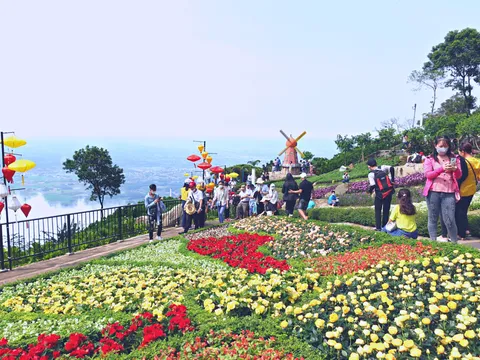 Sun World Ba Den Mountain giảm giá vé đón du khách đến Tây Ninh chơi Trung thu