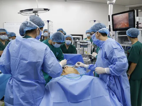 Người đàn ông bị nhiệt miệng, đi khám bàng hoàng khi biết đã ung thư giai đoạn 4