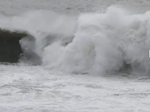 Nhật Bản sơ tán người dân trước siêu bão mạnh chưa từng thấy