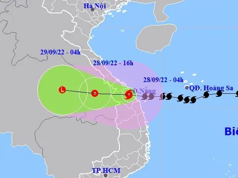 Bão số 4 đổ bộ Thừa Thiên Huế - Quảng Ngãi, suy yếu thành áp thấp nhiệt đới trong 12 giờ
