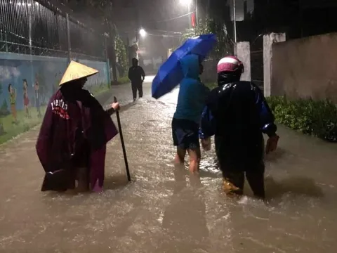 Mưa lũ làm 2 người chết, 62 người bị thương, hàng nghìn ngôi nhà bị ngập