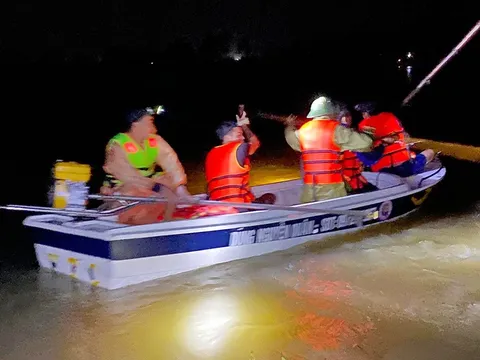 Tìm thấy thi thể người chồng trong vụ hai vợ chồng bị nước lũ cuốn trôi