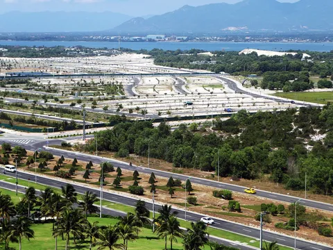 Tự 'vẽ' thủ tục hiến đất làm đường, Phó chủ tịch huyện ở Khánh Hòa bị cách chức