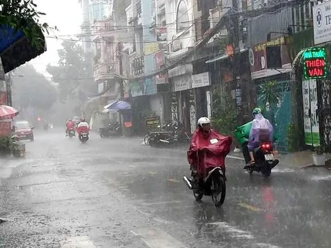 Hôm nay (7/10), nhiều nơi có mưa dông, đề phòng lốc sét và gió giật mạnh