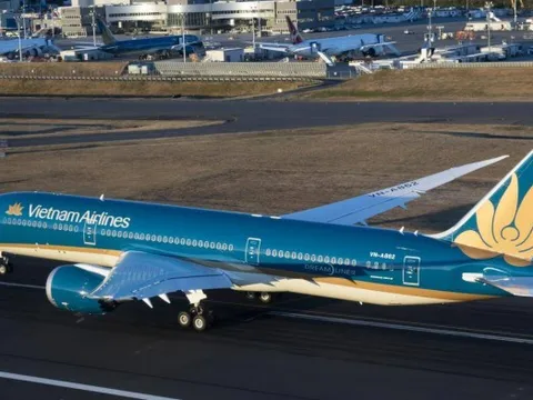 Máy bay Vietnam Airlines phải quay đầu khẩn để cấp cứu hành khách