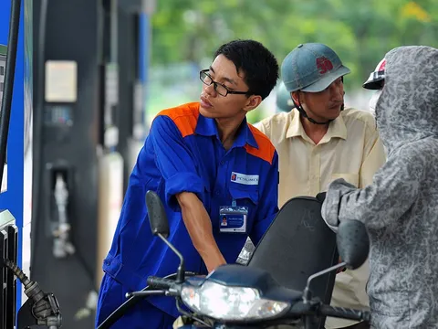 Dự báo giá xăng dầu ngày mai sẽ tăng mạnh