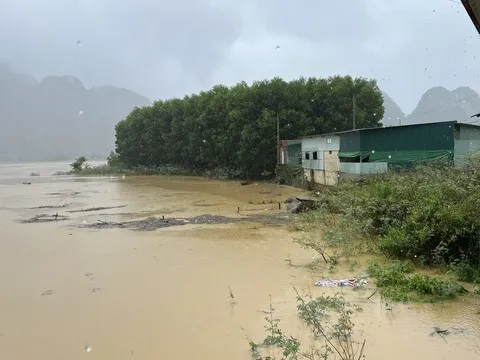 Mưa lớn diện rộng, Quảng Bình đối diện đợt lũ lớn đầu tiên của năm 2022