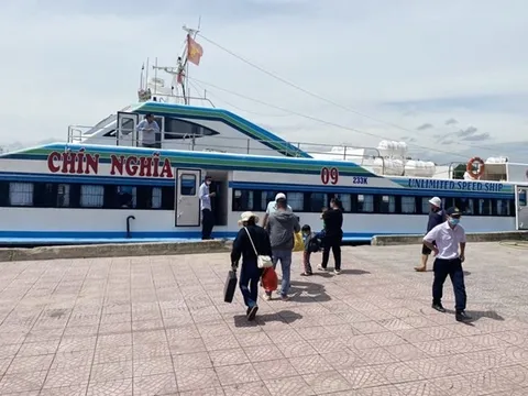 Quảng Ngãi khôi phục hệ thống giao thông, thủy lợi sau mưa bão