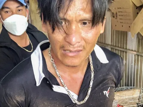 Người đàn ông nhiễm HIV cắn vào tay cảnh sát khi bị vây bắt