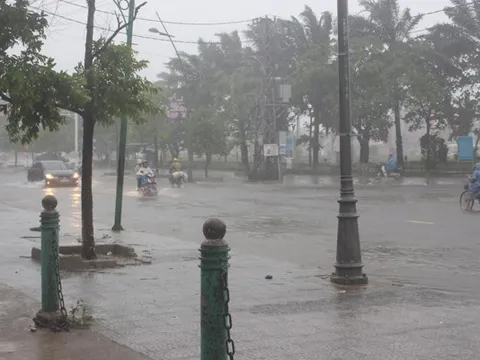 Dự báo thời tiết ngày 25/10: Miền Trung mưa xối xả, đề phòng lũ quét trên các sông