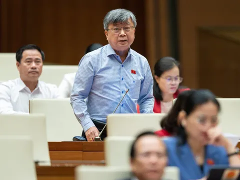 ĐBQH: Tăng lương ngay lập tức cho nhóm thu nhập thấp; ban hành ngay Nghị quyết cải cách tiền lương