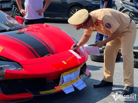 Vụ Ferrari 488 gây tai nạn chết người: Người điều khiển ô tô đã ra đầu thú