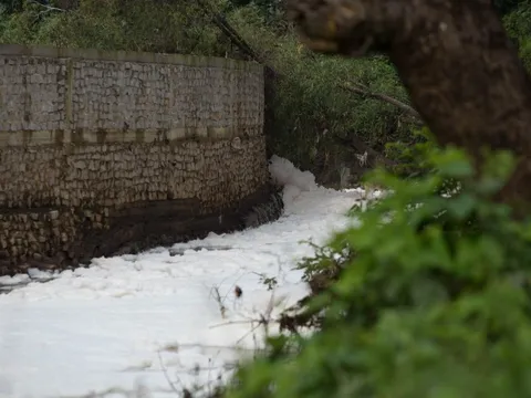 Thông tin thêm về vụ nước sông Dinh ở BR-VT sủi bọt trắng, bốc mùi hôi thối