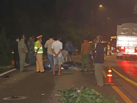 Phát hiện 2 thanh niên tử vong cạnh xe máy trên đèo Bảo Lộc
