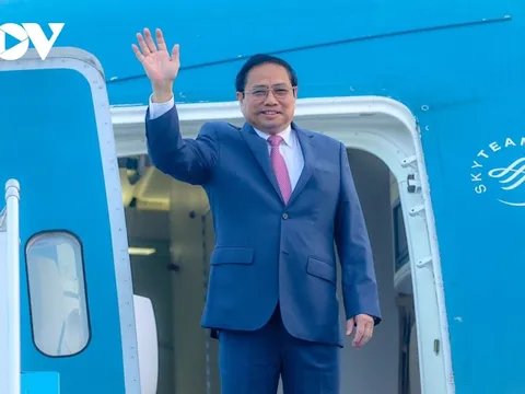 Thủ tướng lên đường thăm chính thức Campuchia và tham dự Hội nghị cấp cao ASEAN