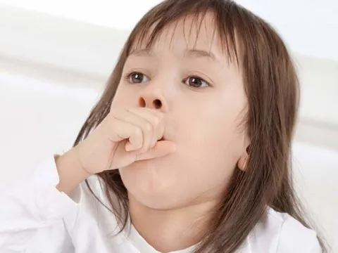 Hơn 80 cô trò trường mầm non nghỉ vì viêm đường hô hấp cấp tính