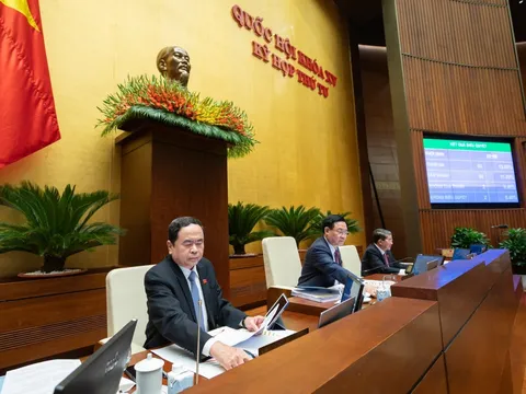 Kiểm soát tài sản của vợ hoặc chồng cũng là bạo lực gia đình