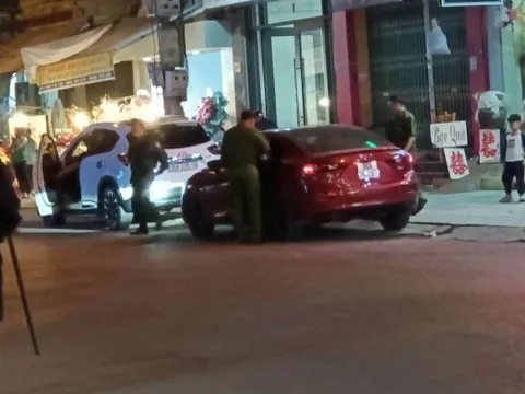 Cảnh sát bao vây, khám nhà của giang hồ cộm cán xứ Thanh