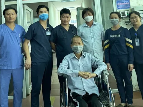 Bệnh nhân nam 46 tuổi được cứu sống "ngoạn mục" sau nhiều lần ngừng tim