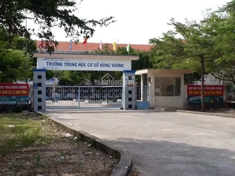 Nữ sinh lớp 9 bị mảnh vỡ cửa kính cắt trúng cổ tử vong