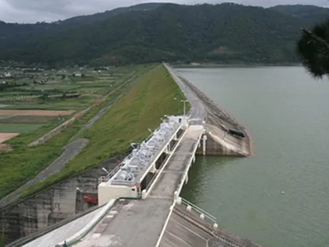 Vi phạm trong vận hành điều tiết xả lũ, thủy điện Sông Hinh bị phạt nặng