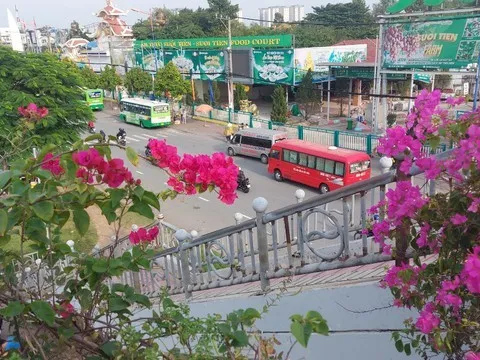 Cần giải quyết tận gốc nạn 'xe dù, bến cóc' dịp cuối năm