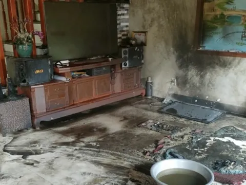 Vụ 3 chị em mang xăng đốt nhà mẹ đẻ: Con gái cả đã tử vong