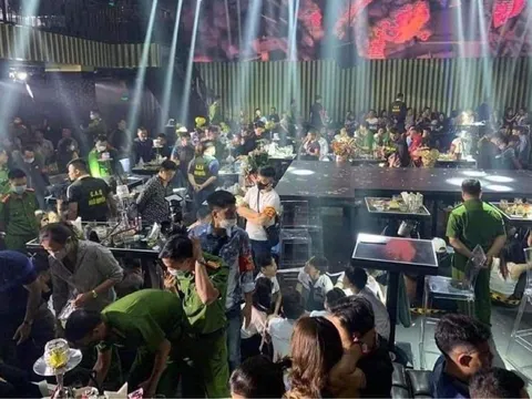 Công an đột kích vũ trường lớn nhất ở Hải Phòng, tạm giữ gần 400 dân chơi