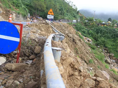 Đèo Hải Vân chưa khắc phục xong, lại lo sạt lở trong đợt mưa dài ngày