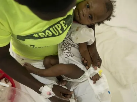 Dịch tả tấn công Haiti, nhiều trẻ em tử vong