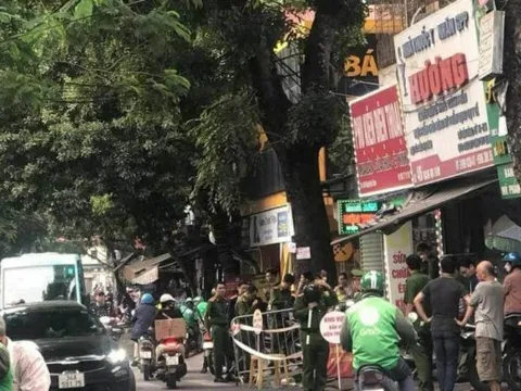 Hà Nội: Điều tra vụ người phụ nữ bị đâm bằng dao, tử vong trên đường Hoàng Hoa Thám
