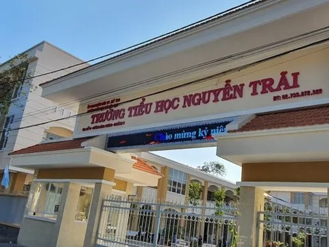 Hàng chục học sinh tiểu học nhập viện sau khi uống sữa tại trường học