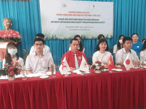 Giao lưu trực tuyến giữa thanh thiếu niên Chữ thập đỏ trường THPT Đào Sơn Tây và thanh thiếu niên Chữ thập đỏ Chiba, Nhật Bản