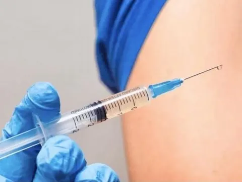 Làm rõ vụ bé trai 2 tuổi tử vong sau khi chữa bệnh ở tiệm thuốc tây