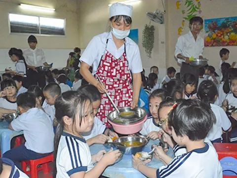 Ngộ độc thực phẩm tại trường học - Ác mộng không hồi kết