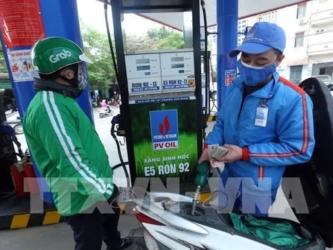 Giá xăng dầu đồng loạt giảm mạnh