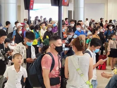 Cao điểm dịp Tết Nguyên đán, vé máy bay đêm mới có giá rẻ