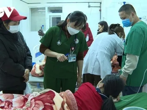 40 học sinh tiểu học nhập viện, nghi ngộ độc thực phẩm