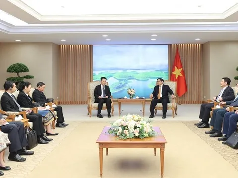 Thủ tướng đề nghị tăng cường kết nối giao thông, thúc đẩy thương mại Việt Nam - Lào