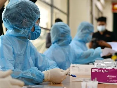 Sáng 29/12: Tiềm ẩn nguy cơ bùng phát các làn sóng dịch bệnh do biến thể mới của COVID-19