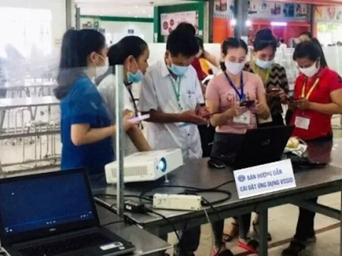 Huế kêu gọi ủng hộ kinh phí tặng sổ BHXH, thẻ BHYT cho người khó khăn